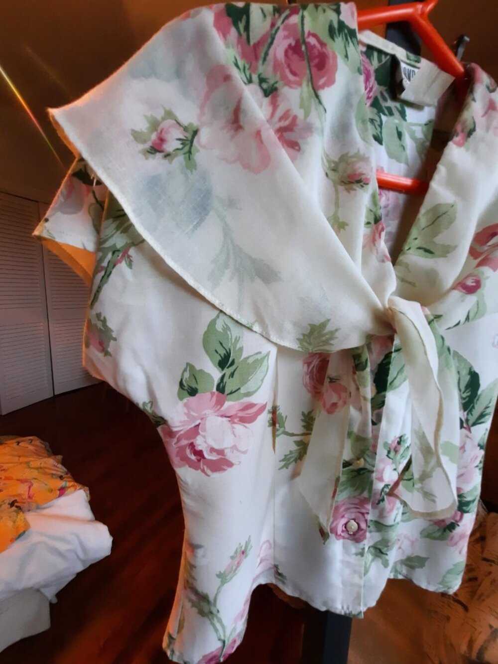 Vintage Conrad C. Collection, feminine and romantic blouse - Picture 5 of 9